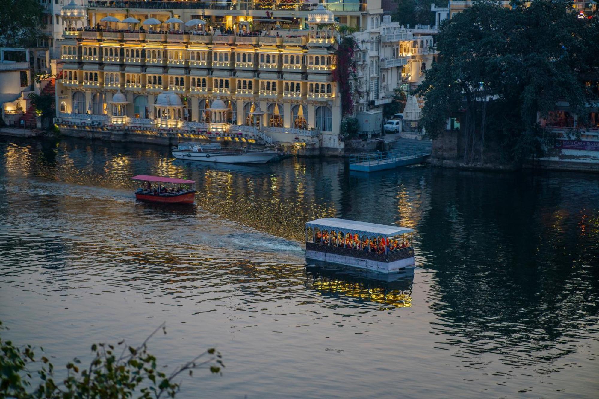 Dera Pichola- A Lake Facing Boutique Hotel Udaipur Exterior photo